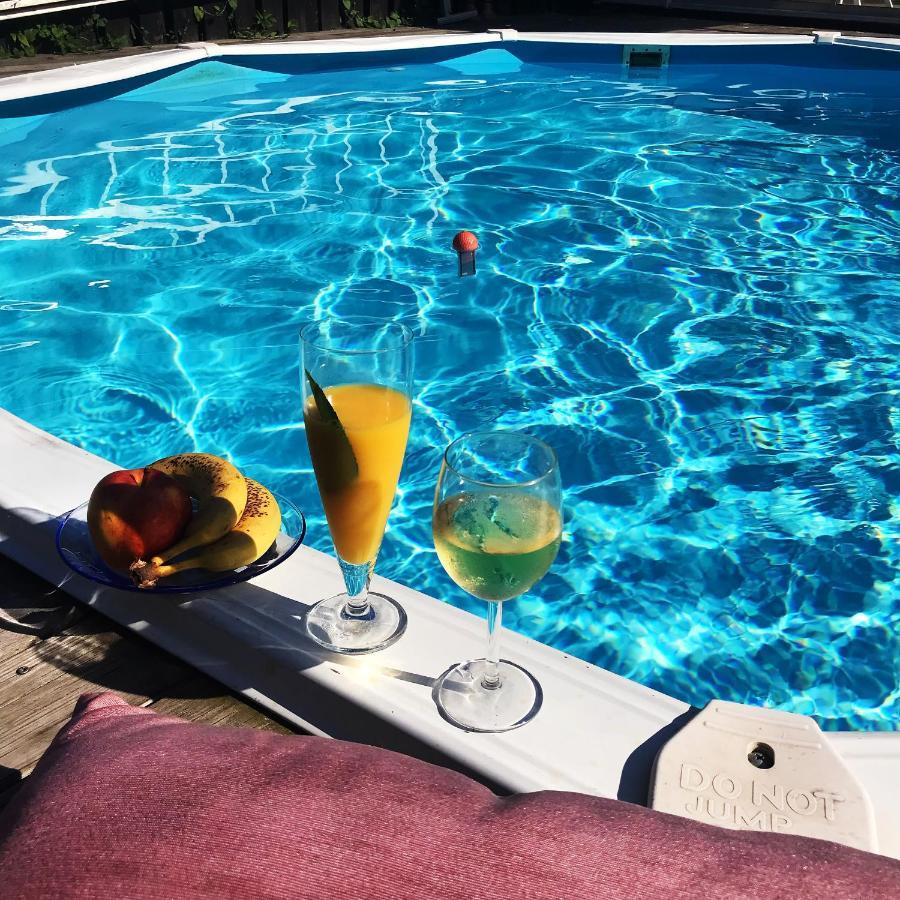 Och Havsnaera Med Utsikt Mot Pool